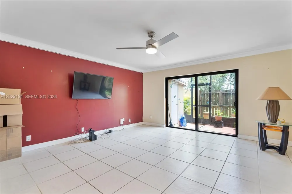9942 NW 10th St #7 Pembroke Pines, FL 33024