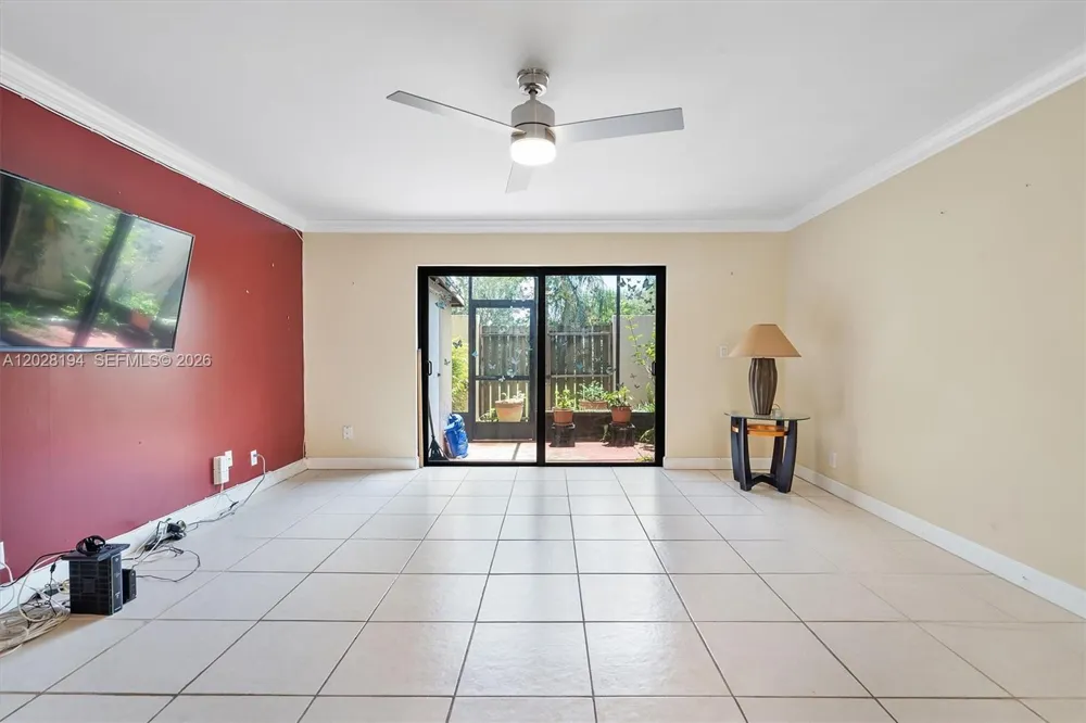 9942 NW 10th St #7 Pembroke Pines, FL 33024