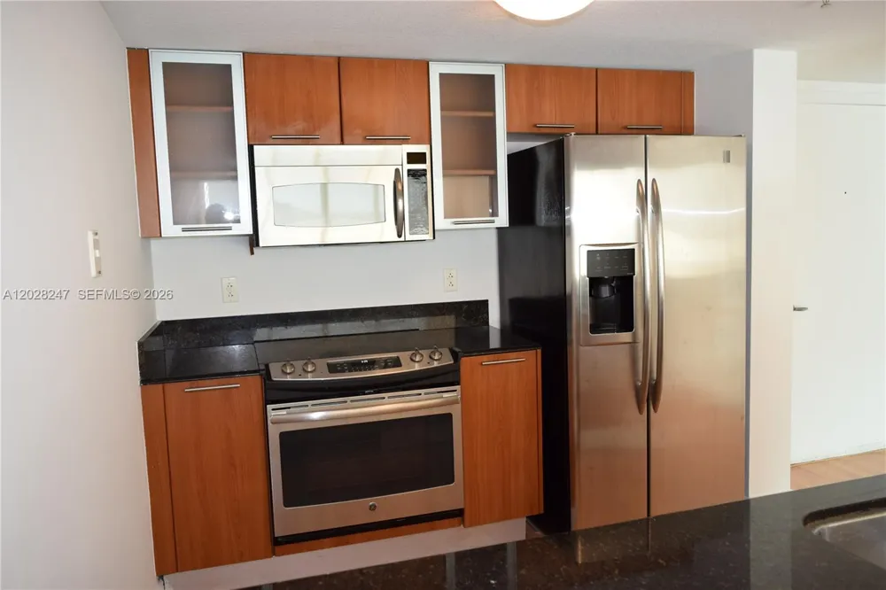 1800 Bayshore Dr #2310 Miami, FL 33132