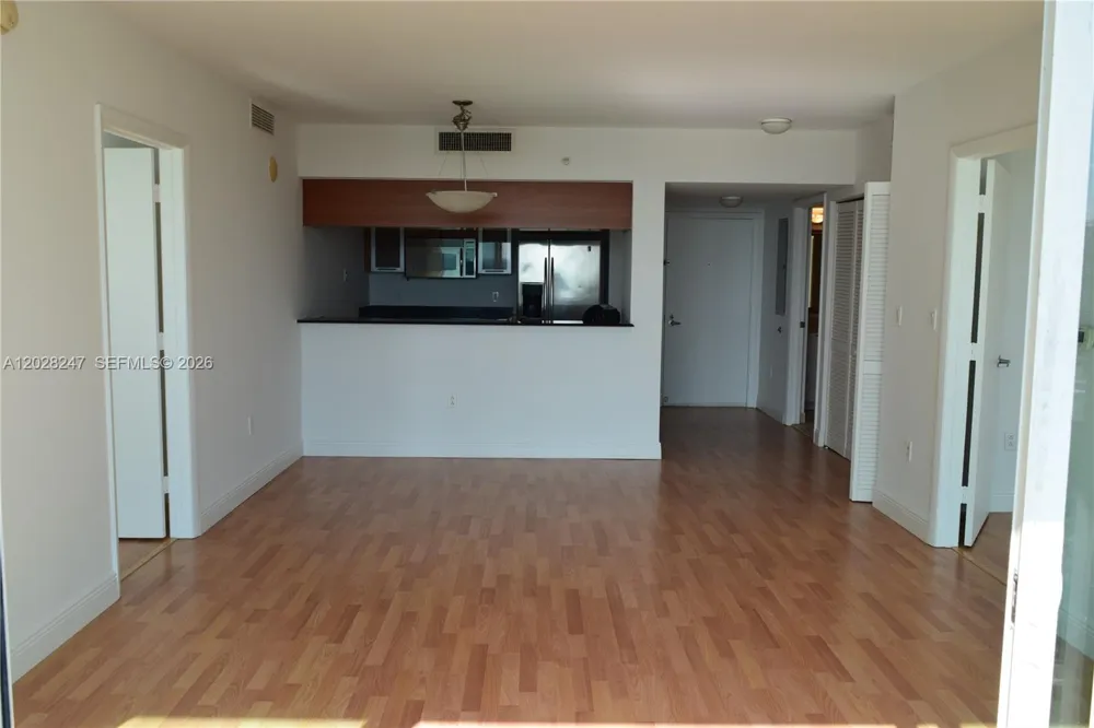 1800 Bayshore Dr #2310 Miami, FL 33132