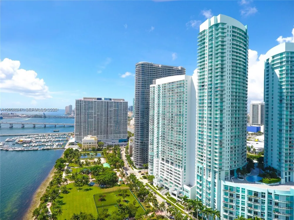 1800 Bayshore Dr #2310 Miami, FL 33132