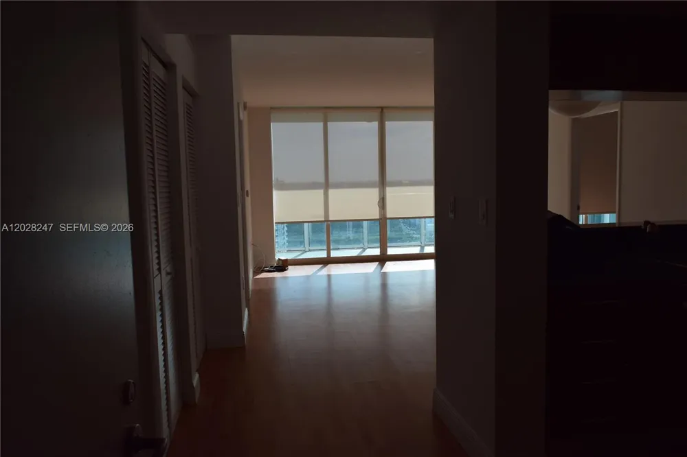 1800 Bayshore Dr #2310 Miami, FL 33132