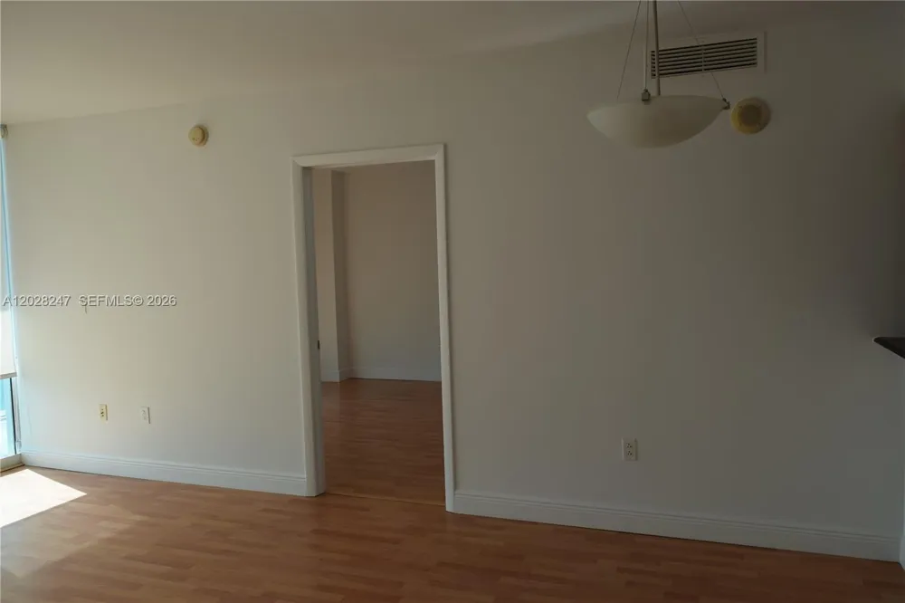 1800 Bayshore Dr #2310 Miami, FL 33132