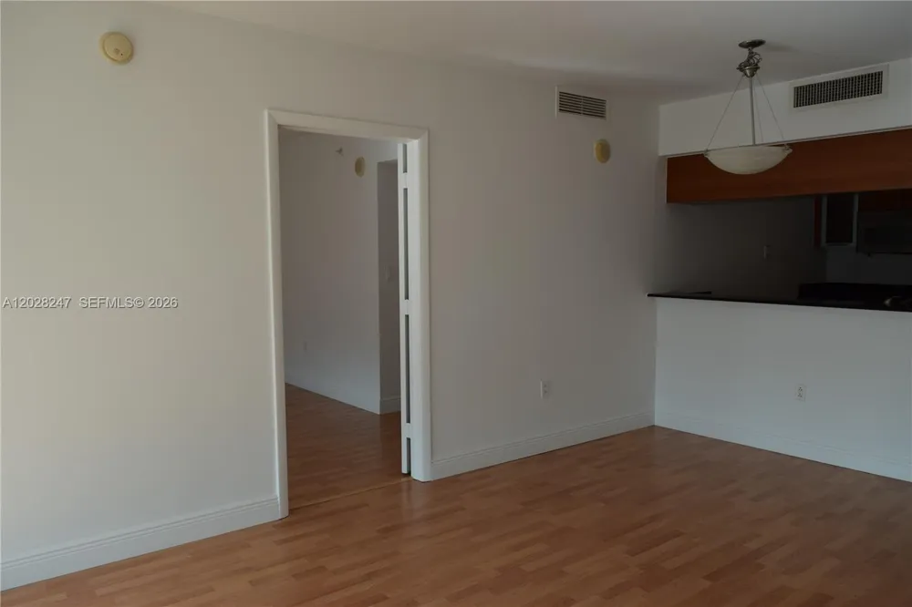 1800 Bayshore Dr #2310 Miami, FL 33132