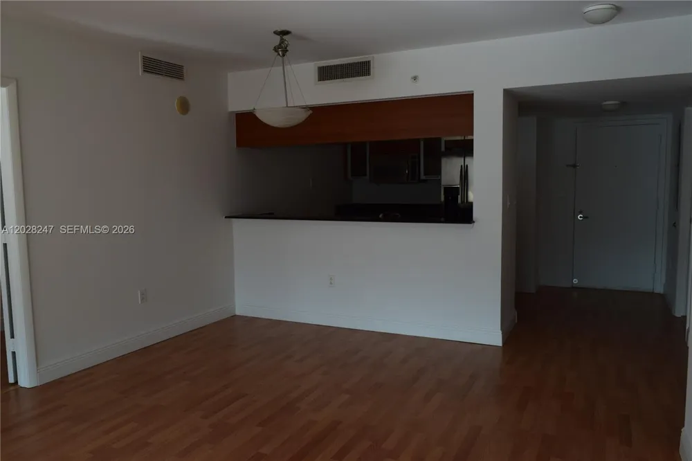 1800 Bayshore Dr #2310 Miami, FL 33132