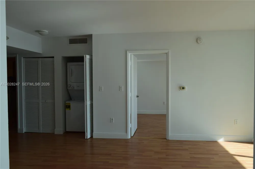 1800 Bayshore Dr #2310 Miami, FL 33132