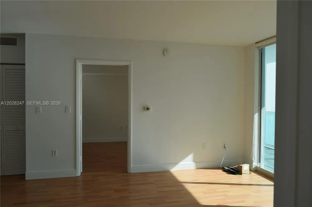 1800 Bayshore Dr #2310 Miami, FL 33132