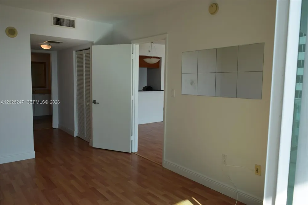 1800 Bayshore Dr #2310 Miami, FL 33132