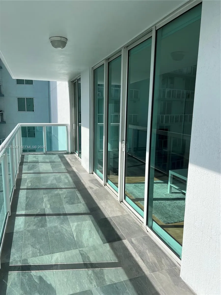 1800 Bayshore Dr #2310 Miami, FL 33132