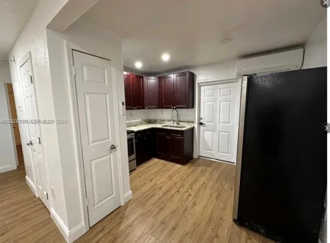 813 W Jefferson ST #5