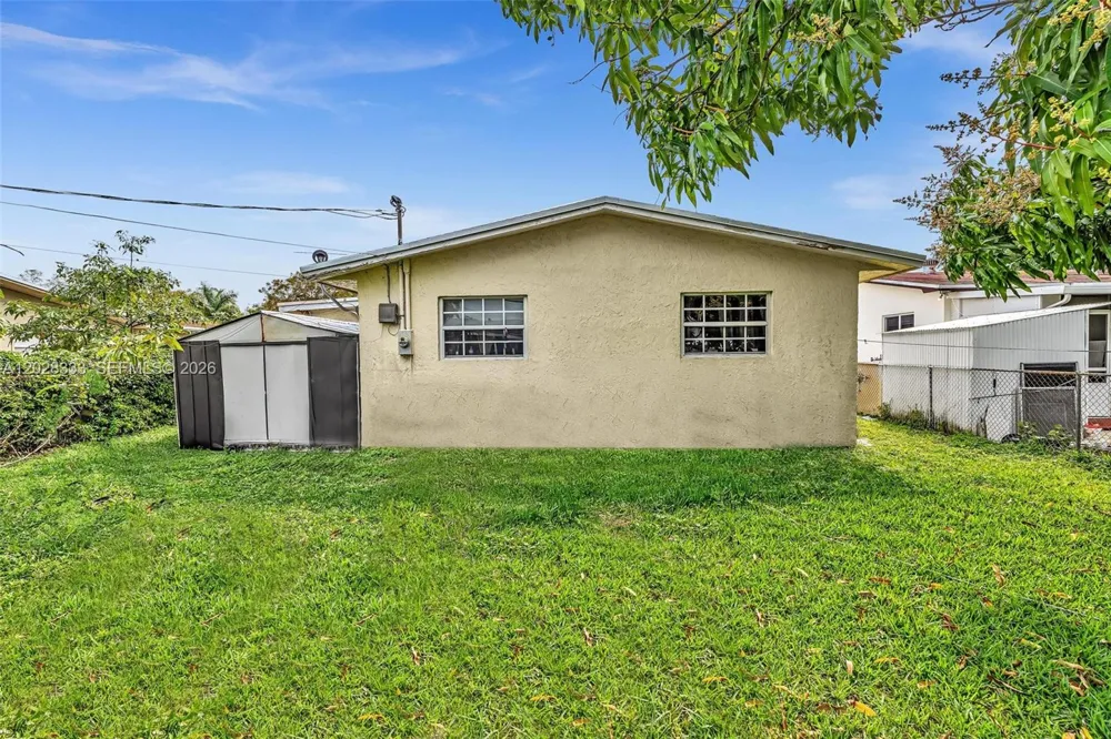 2631 NE 214th St #00 Miami, FL 33180