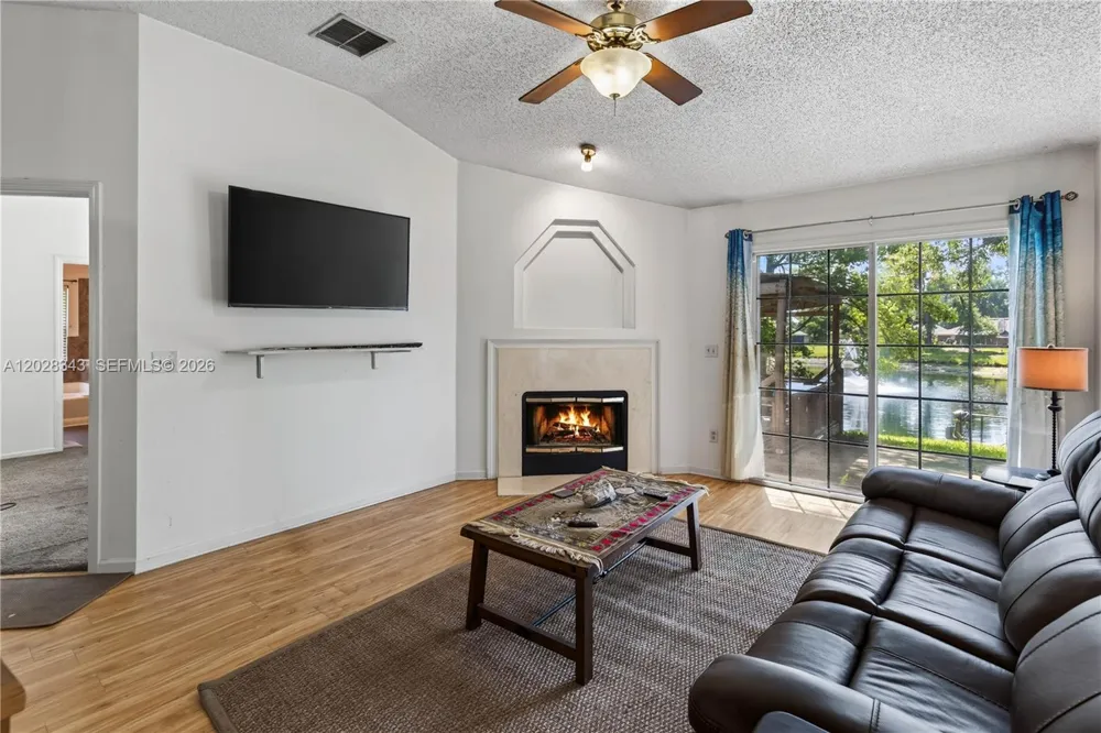 1641 spring oaks ln Jacksonville, FL 32221