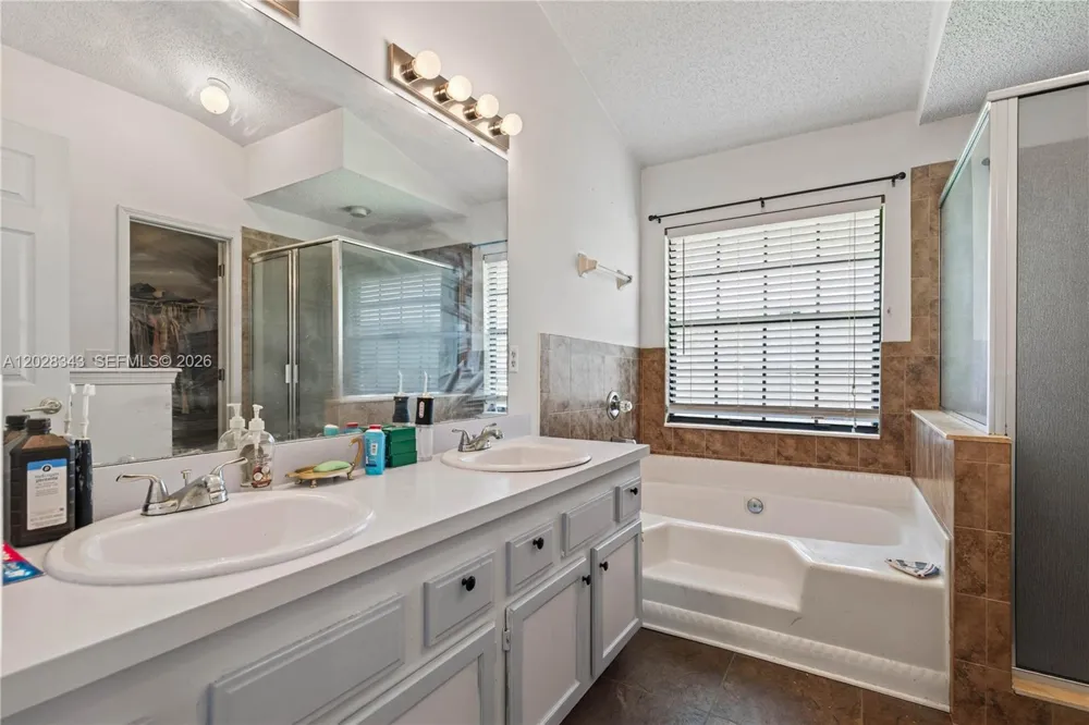 1641 spring oaks ln Jacksonville, FL 32221