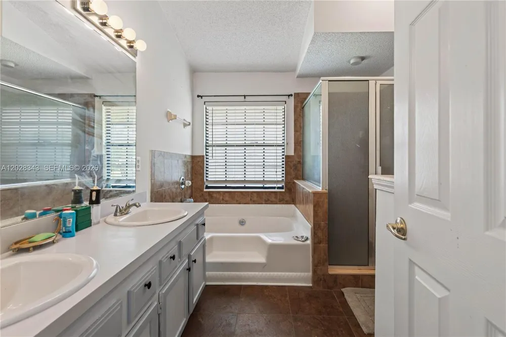 1641 spring oaks ln Jacksonville, FL 32221