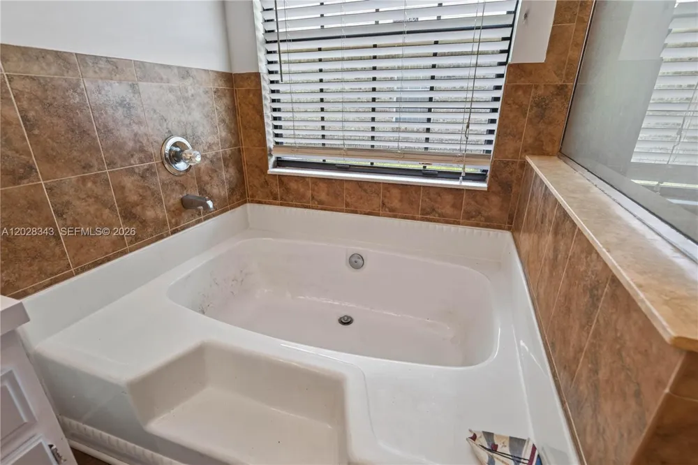 1641 spring oaks ln Jacksonville, FL 32221