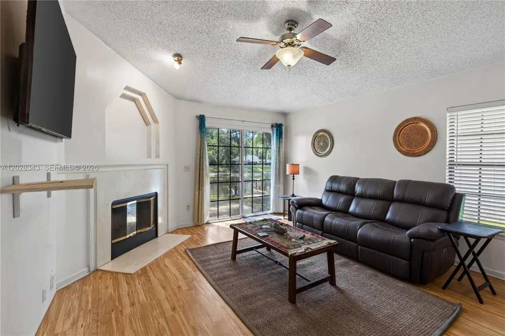 1641 spring oaks ln Jacksonville, FL 32221