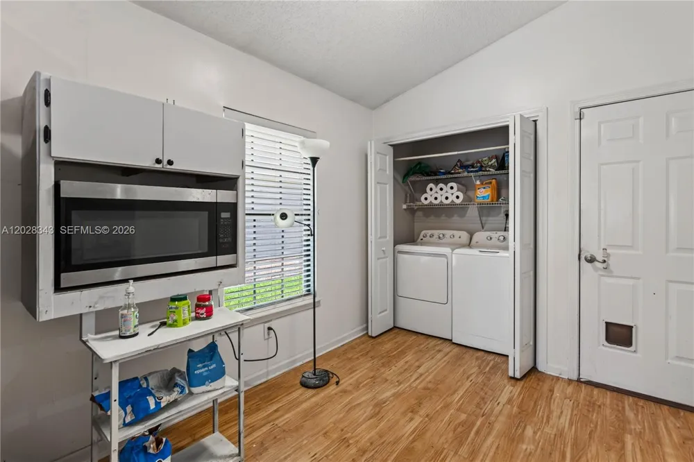 1641 spring oaks ln Jacksonville, FL 32221