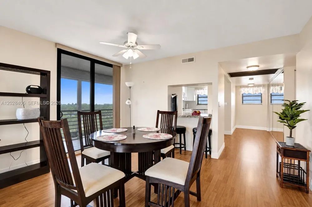 901 Colony Point Cir #501 Pembroke Pines, FL 33026