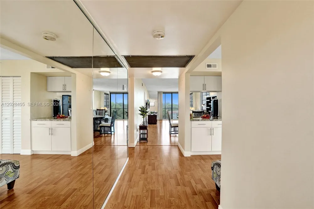901 Colony Point Cir #501 Pembroke Pines, FL 33026