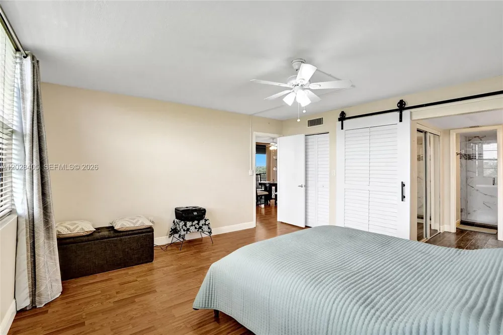901 Colony Point Cir #501 Pembroke Pines, FL 33026