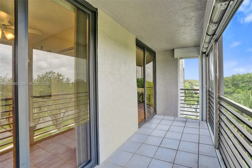 901 Colony Point Cir #501 Pembroke Pines, FL 33026