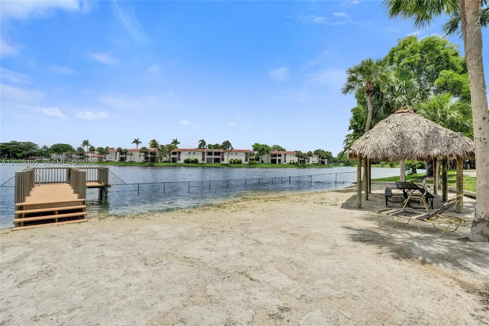 901 Colony Point Cir #501 Pembroke Pines, FL 33026