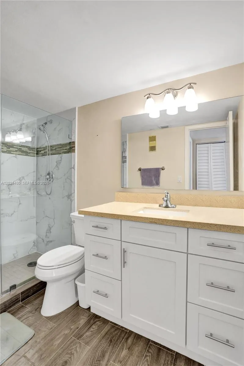 901 Colony Point Cir #501 Pembroke Pines, FL 33026