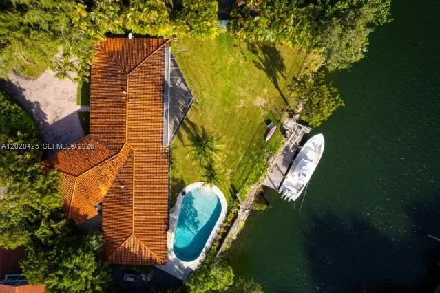 230 Edgewater Dr Coral Gables, FL 33133