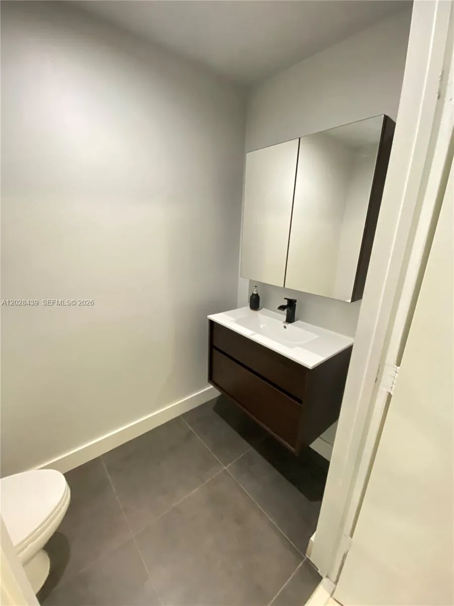 60 SW 13th St #2212 Miami, FL 33130