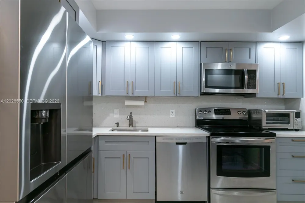2401 S Ocean Dr #404 Hollywood, FL 33019