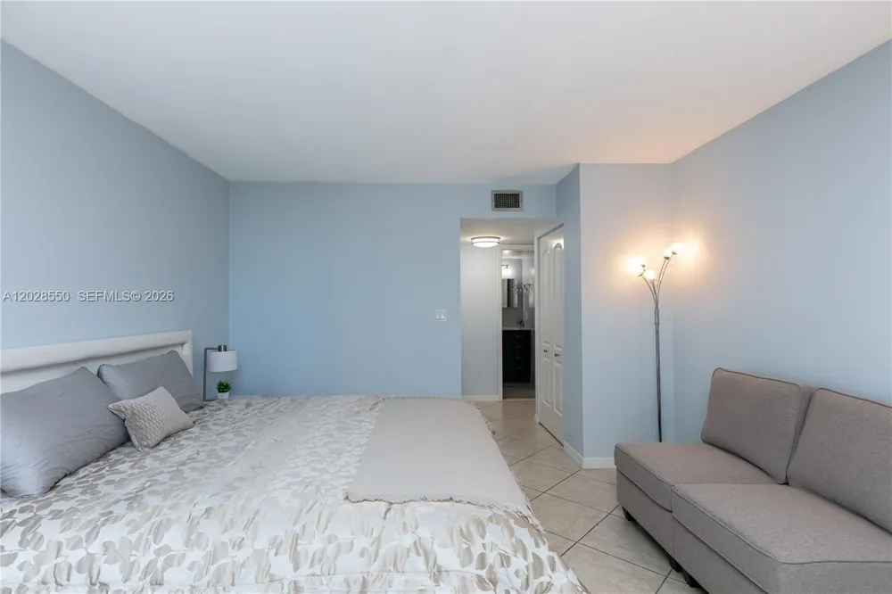 2401 S Ocean Dr #404 Hollywood, FL 33019