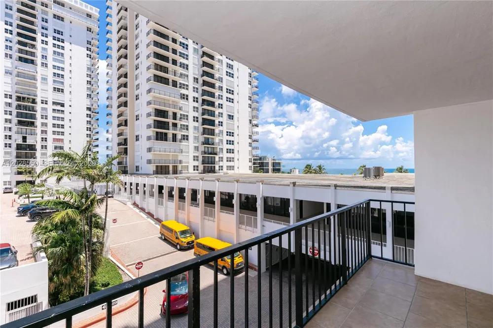 2401 S Ocean Dr #404 Hollywood, FL 33019