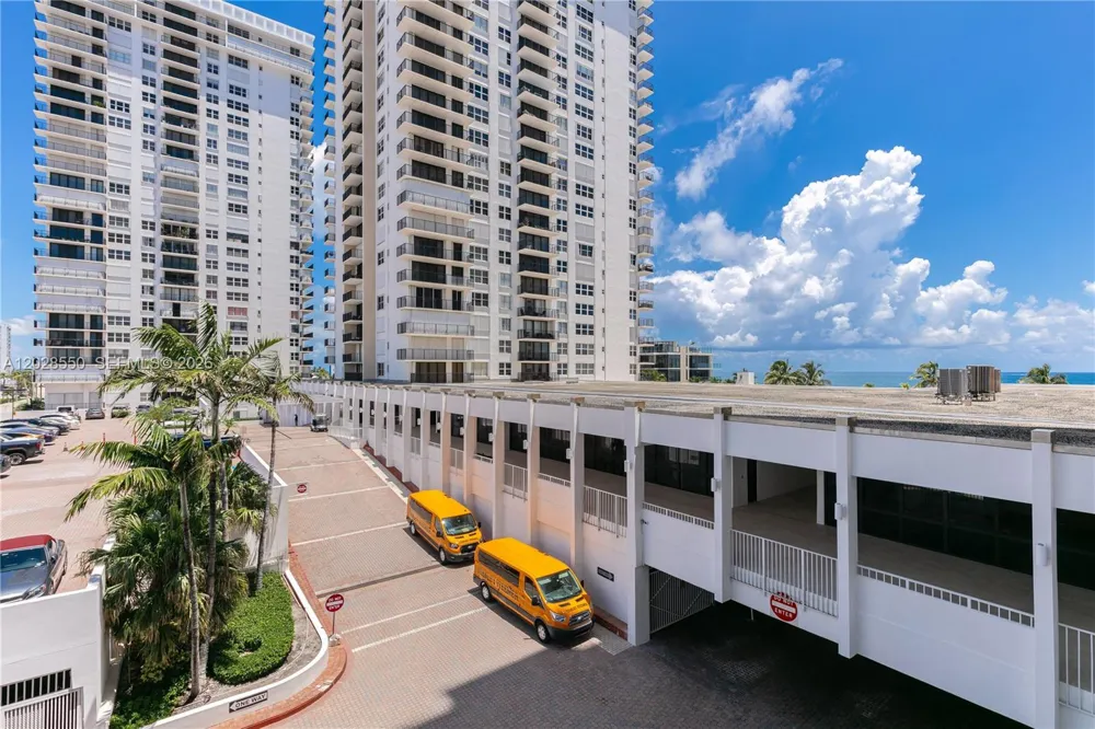 2401 S Ocean Dr #404 Hollywood, FL 33019