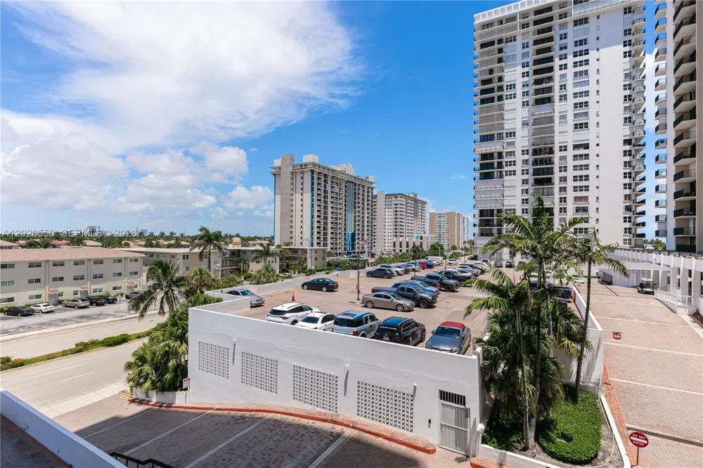 2401 S Ocean Dr #404 Hollywood, FL 33019