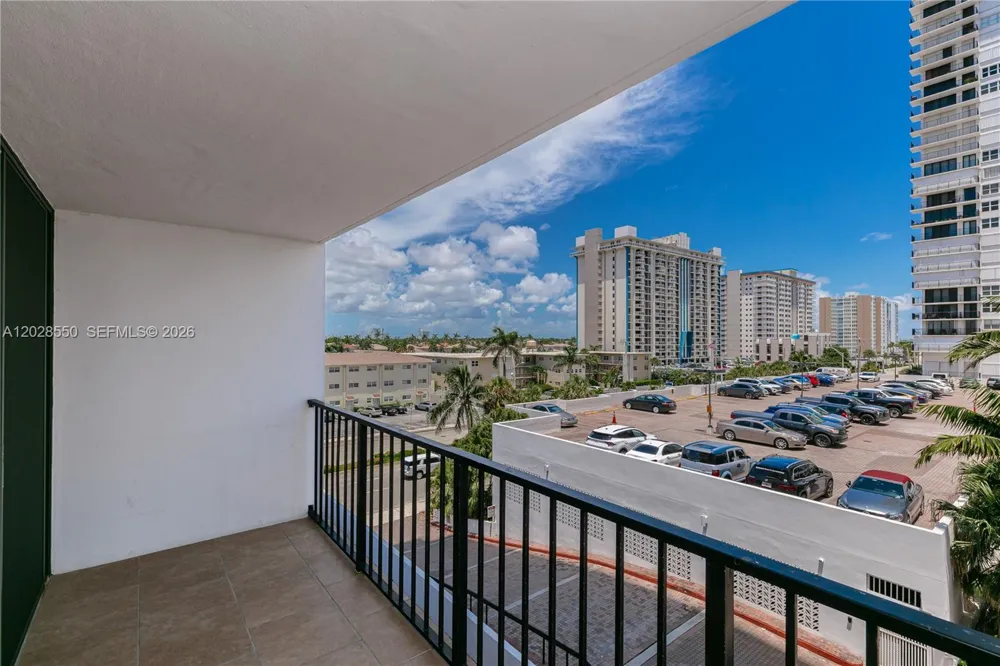 2401 S Ocean Dr #404 Hollywood, FL 33019