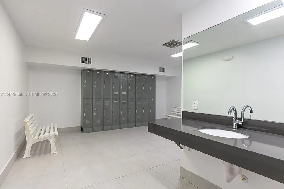 2401 S Ocean Dr #404 Hollywood, FL 33019