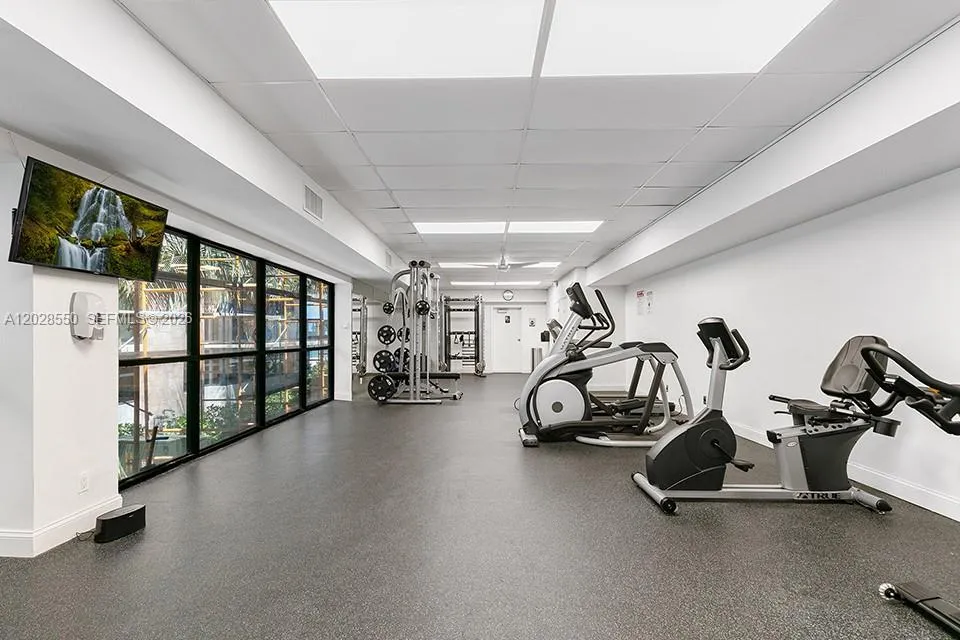 2401 S Ocean Dr #404 Hollywood, FL 33019
