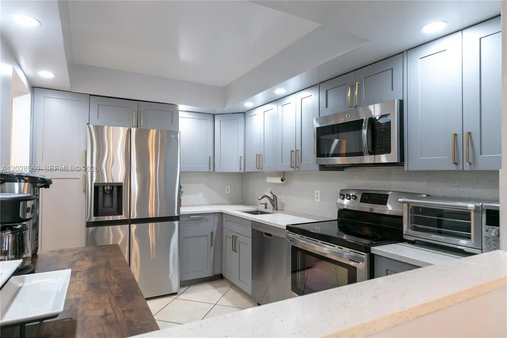 2401 S Ocean Dr #404 Hollywood, FL 33019