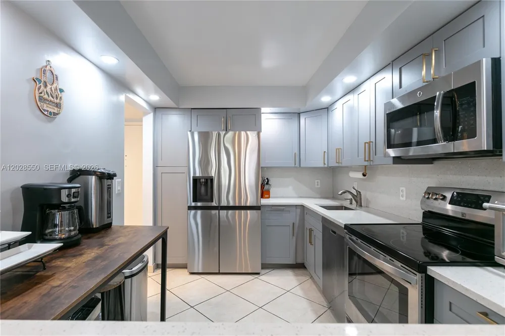 2401 S Ocean Dr #404 Hollywood, FL 33019