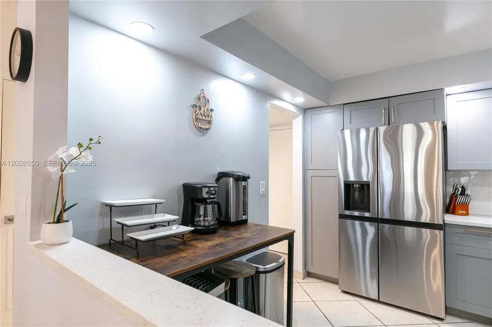 2401 S Ocean Dr #404 Hollywood, FL 33019