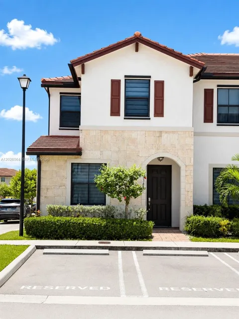 3368 W 105th Ter