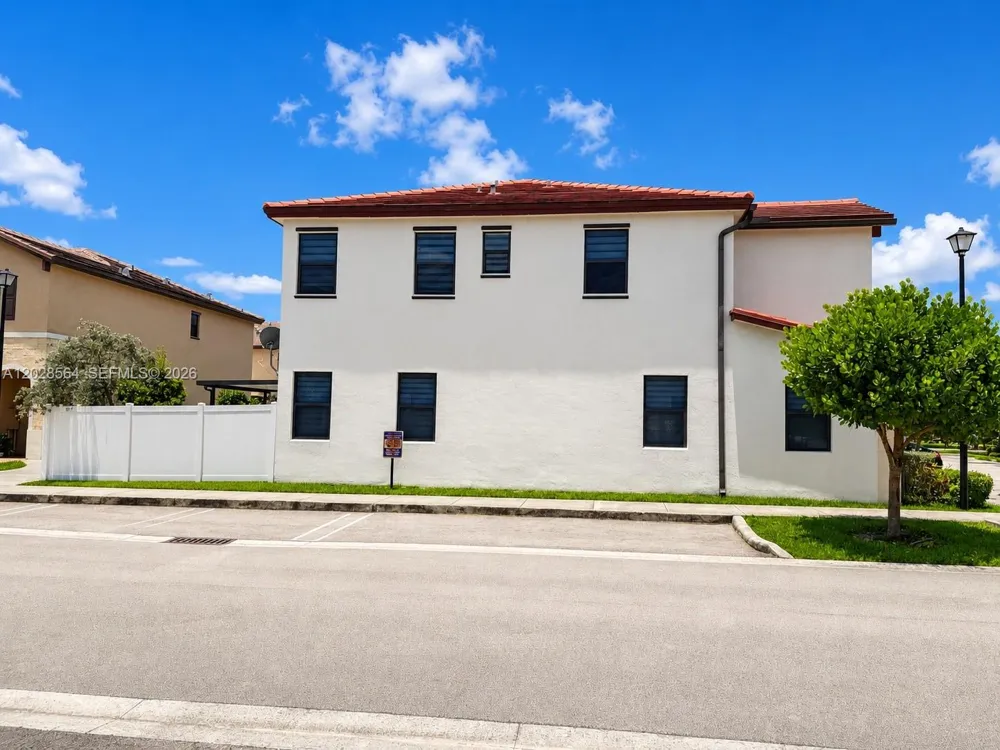 3368 W 105th Ter Hialeah, FL 33018