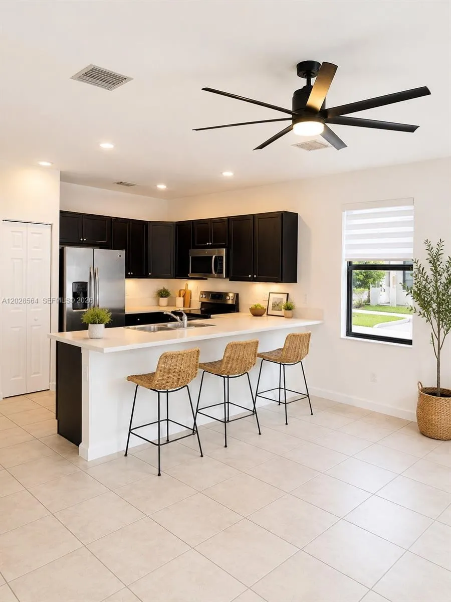 3368 W 105th Ter Hialeah, FL 33018