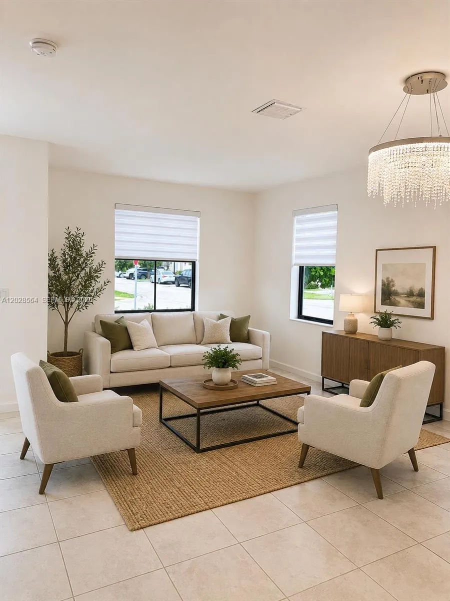 3368 W 105th Ter Hialeah, FL 33018