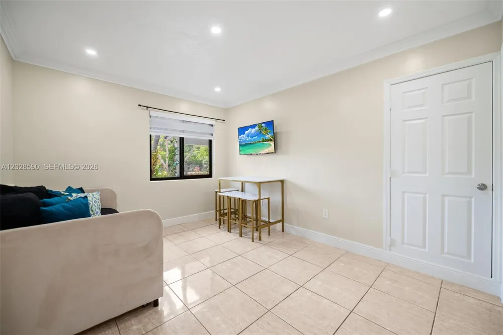 13700 Miami Ave Miami, FL 33168