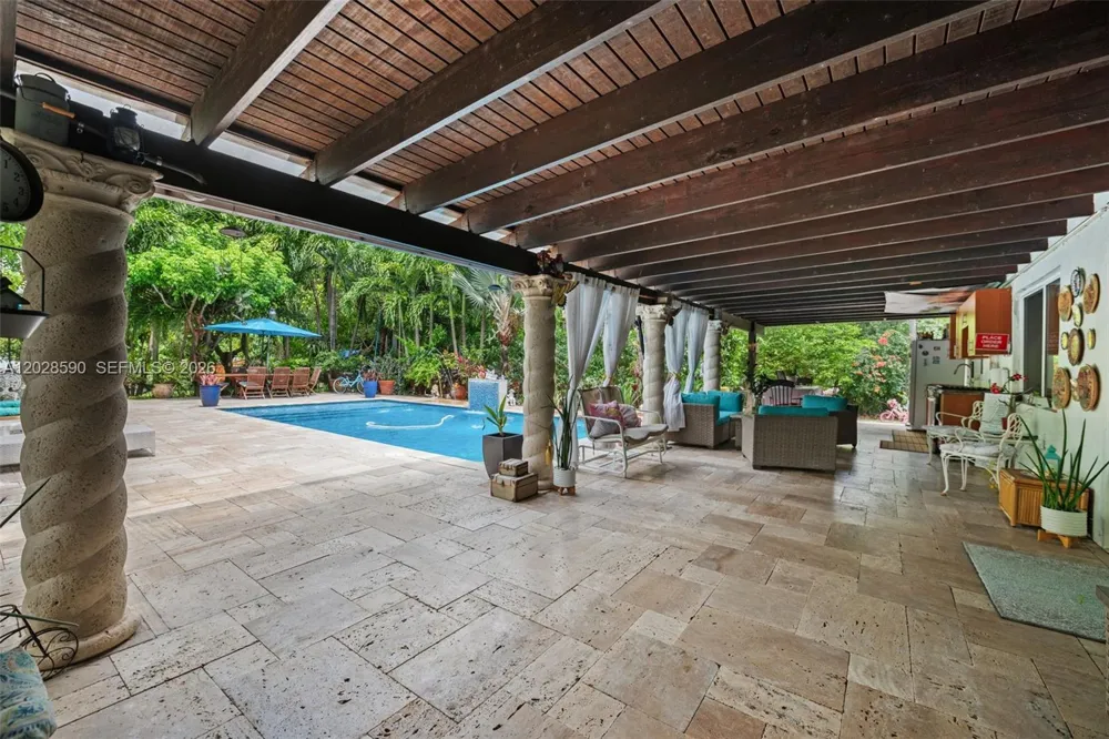 13700 Miami Ave Miami, FL 33168