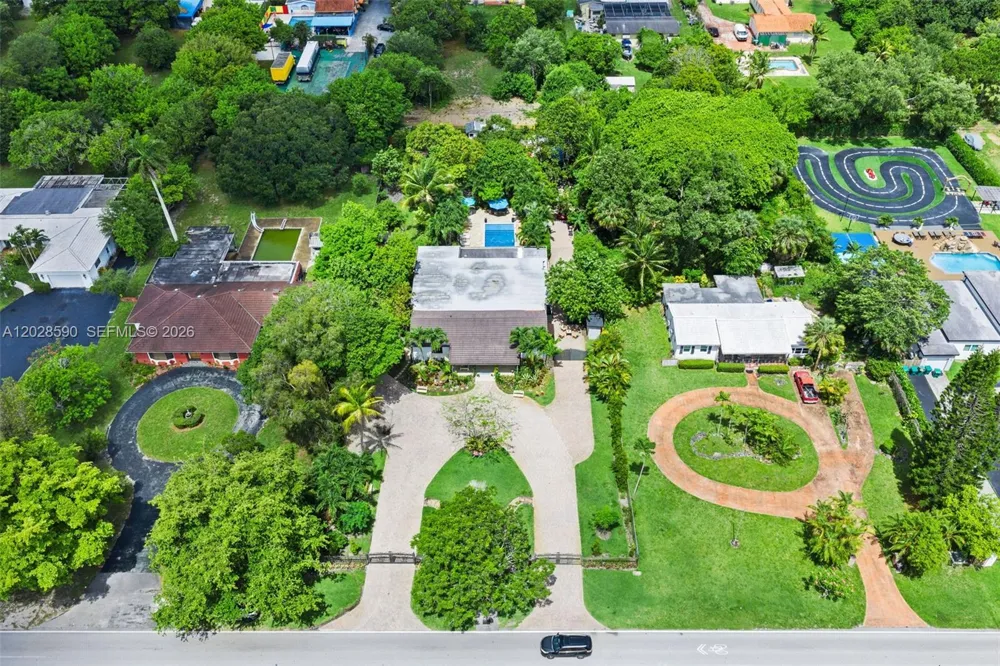 13700 Miami Ave Miami, FL 33168
