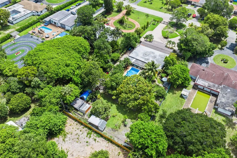 13700 Miami Ave Miami, FL 33168
