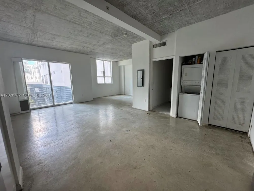 234 NE 3rd St #1208 Miami, FL 33132