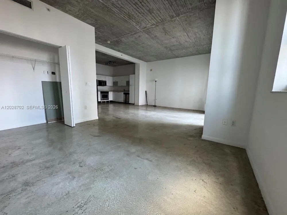 234 NE 3rd St #1208 Miami, FL 33132